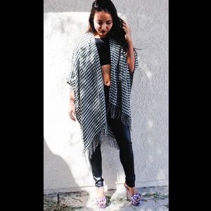 Black/White Shrug/Poncho